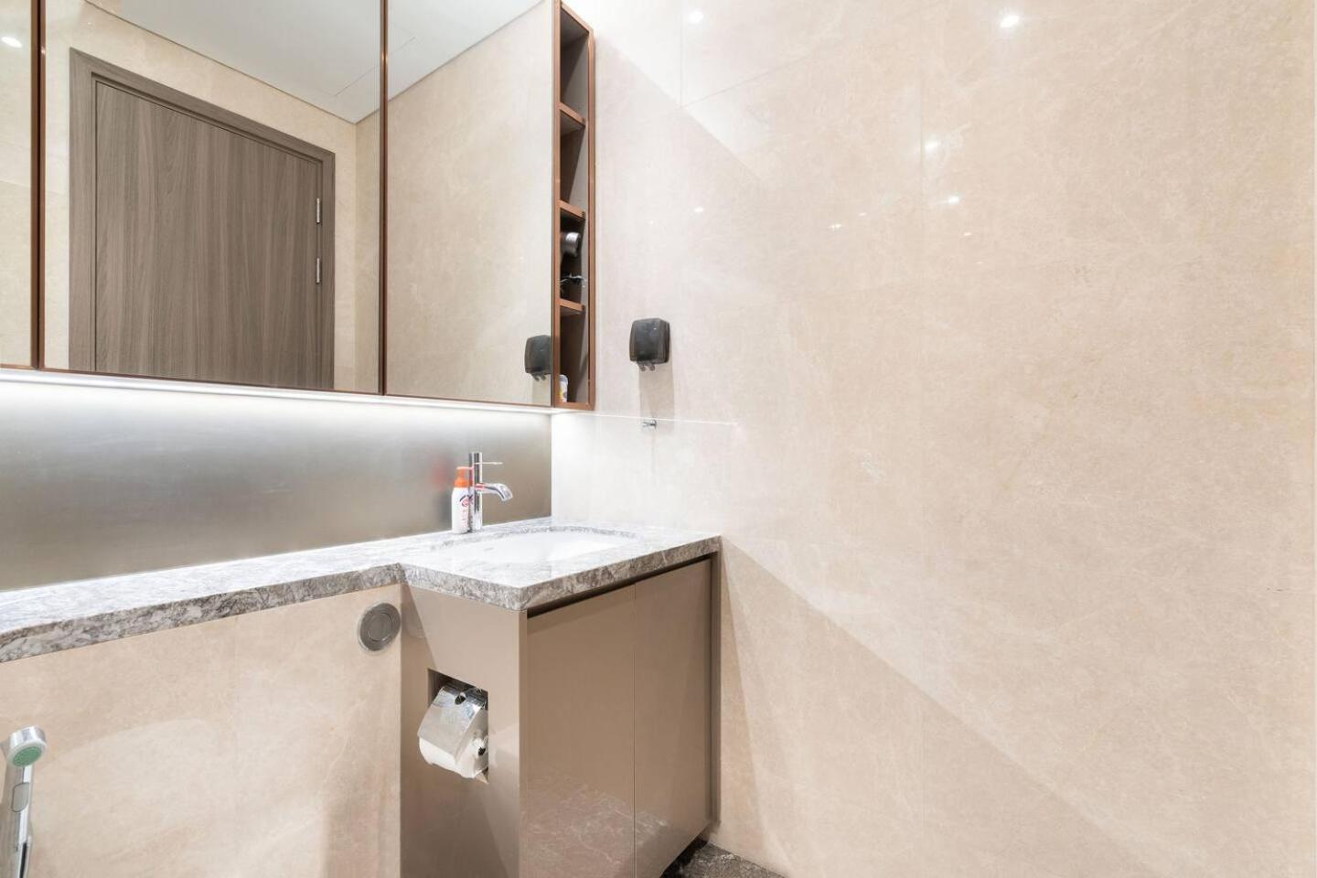 Modern The Marq D1 Apartment *